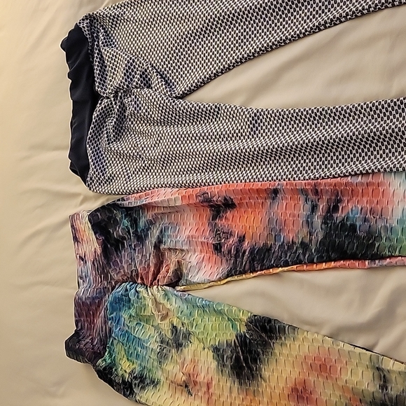2 pair Yoga/workout pants - Picture 2 of 4